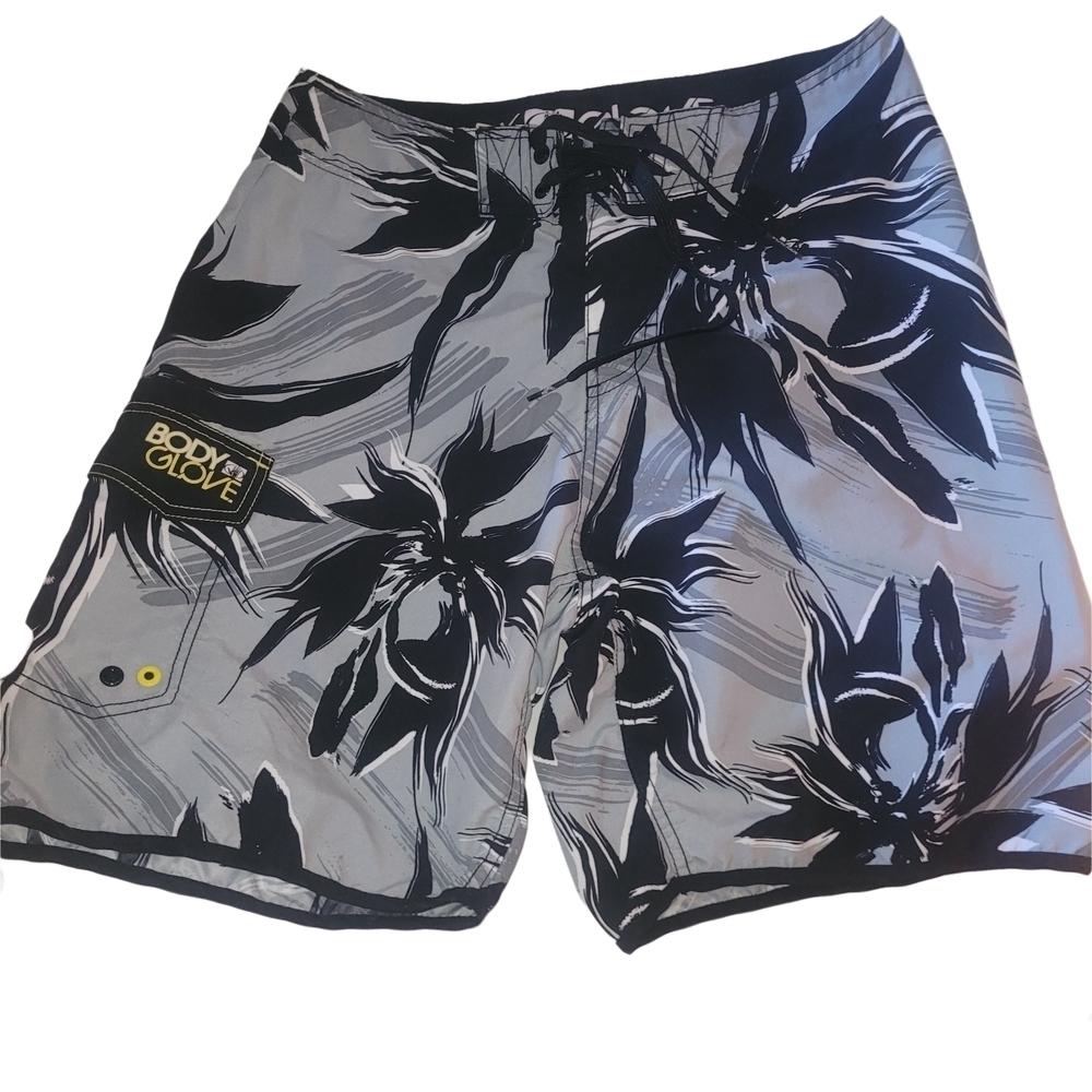Body Glove Men's Black and Gray Tropical Print Shorts 30